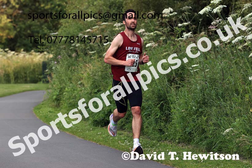 The 2024 Tynedale Pie n Peas 10k Road Race, Ovington to Low Prudhoe Country Park, Northumberland.  Photo: David T. Hewitson/Sports for All Pics